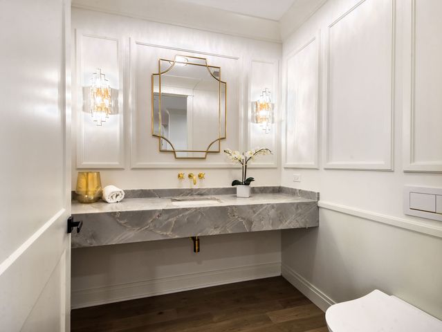 1 Morrison Road, Northbrook, IL 60062