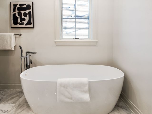 1 Morrison Road, Northbrook, IL 60062