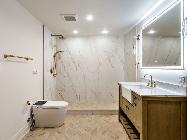 1 Morrison Road, Northbrook, IL 60062