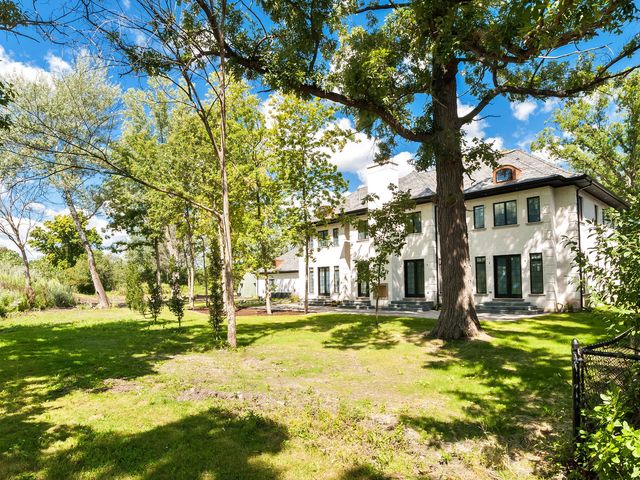 1 Morrison Road, Northbrook, IL 60062