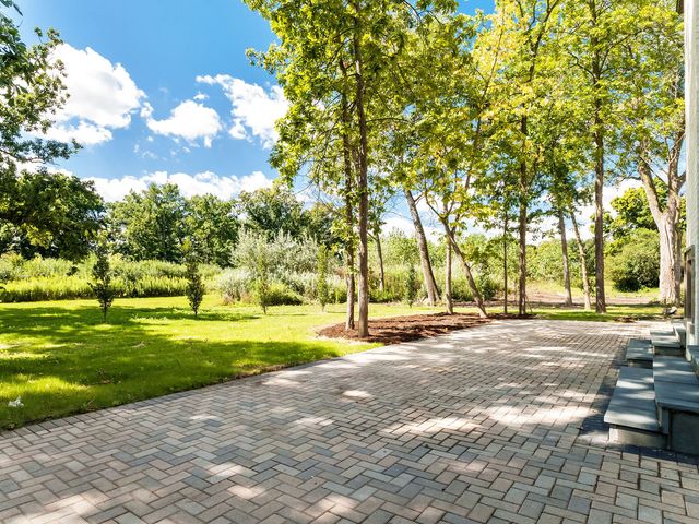 1 Morrison Road, Northbrook, IL 60062