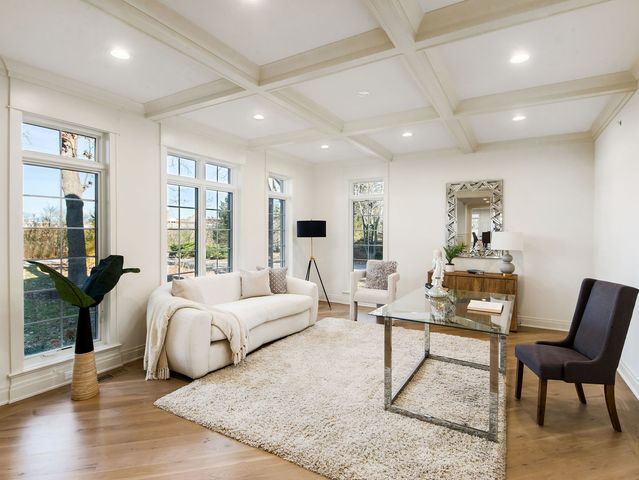 1 Morrison Road, Northbrook, IL 60062