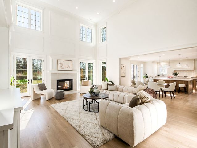 1 Morrison Road, Northbrook, IL 60062