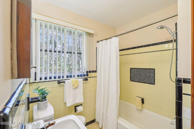 2439 GAYLAND Road, Jacksonville, FL 32218