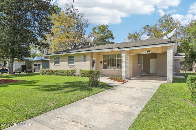 2439 GAYLAND Road, Jacksonville, FL 32218