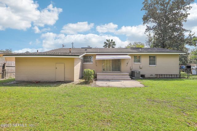 2439 GAYLAND Road, Jacksonville, FL 32218