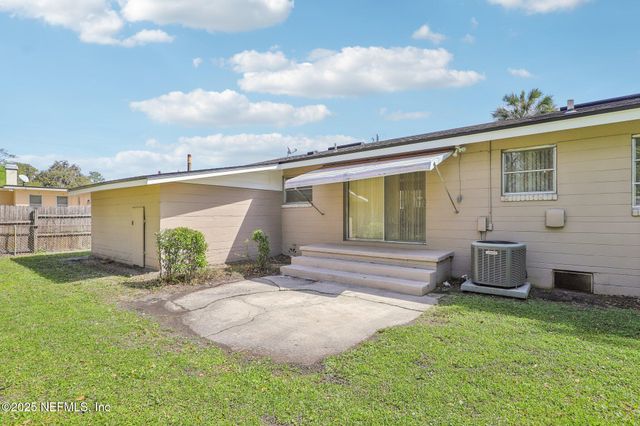2439 GAYLAND Road, Jacksonville, FL 32218