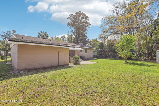 2439 GAYLAND Road, Jacksonville, FL 32218