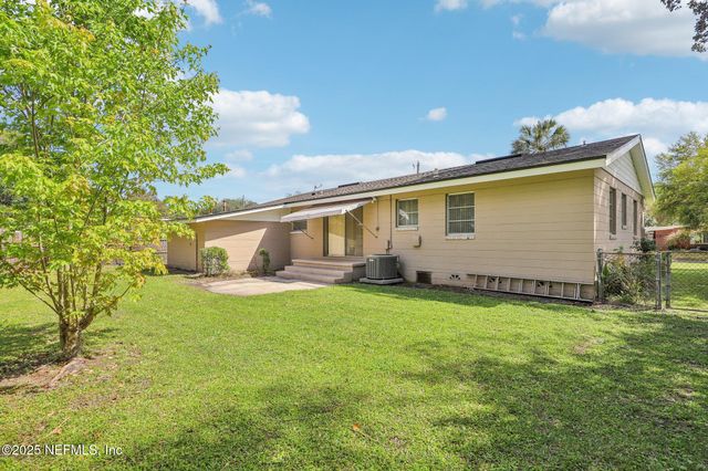 2439 GAYLAND Road, Jacksonville, FL 32218