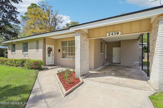 2439 GAYLAND Road, Jacksonville, FL 32218