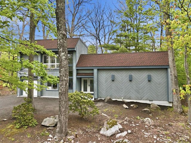 3120 Greenbriar Drive, East Stroudsburg, PA 18301