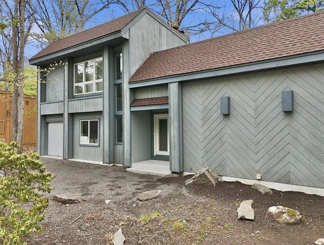 3120 Greenbriar Drive, East Stroudsburg, PA 18301