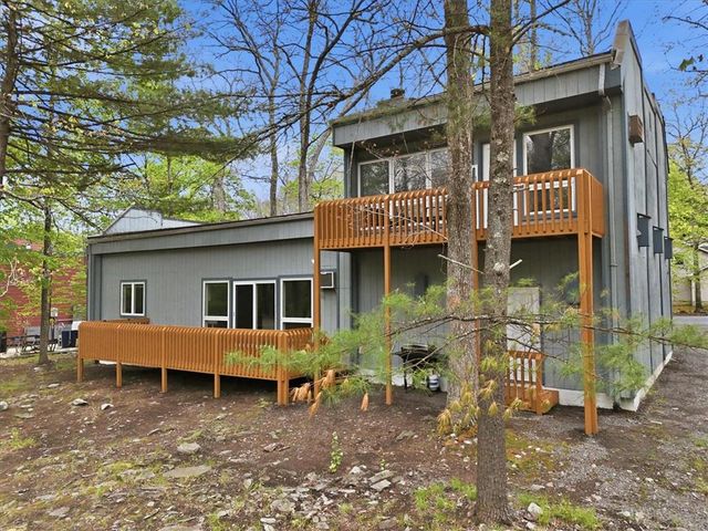 3120 Greenbriar Drive, East Stroudsburg, PA 18301
