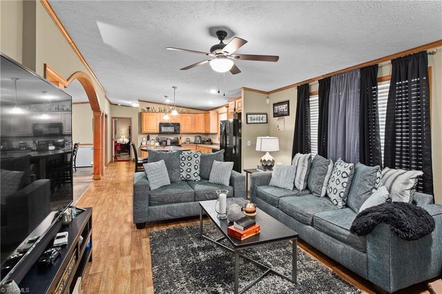 1030 Endeavour Lane, Walnut Cove, NC 27052