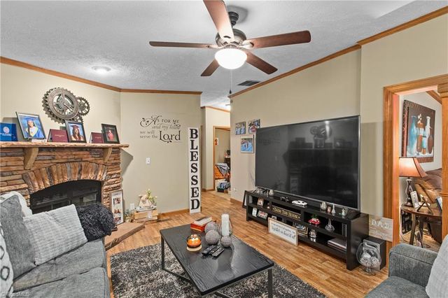 1030 Endeavour Lane, Walnut Cove, NC 27052