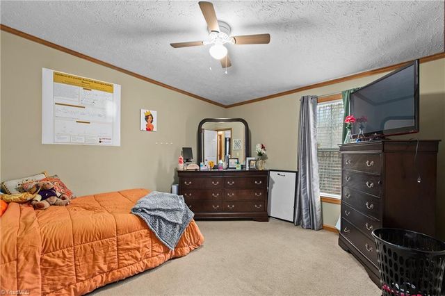 1030 Endeavour Lane, Walnut Cove, NC 27052