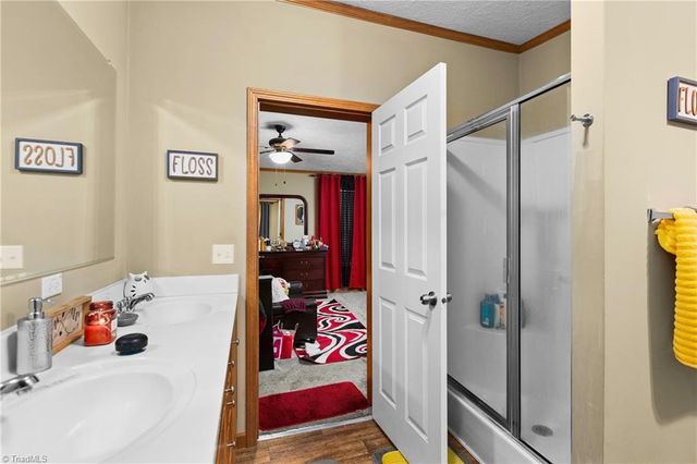 1030 Endeavour Lane, Walnut Cove, NC 27052