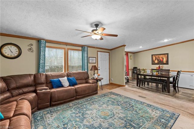 1030 Endeavour Lane, Walnut Cove, NC 27052