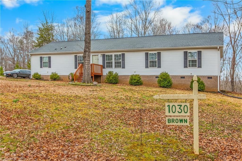 1030 Endeavour Lane, Walnut Cove, NC 27052