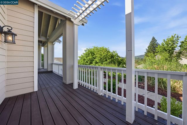 100 Sky Ranch Ln, Pleasant Hill, CA 94523