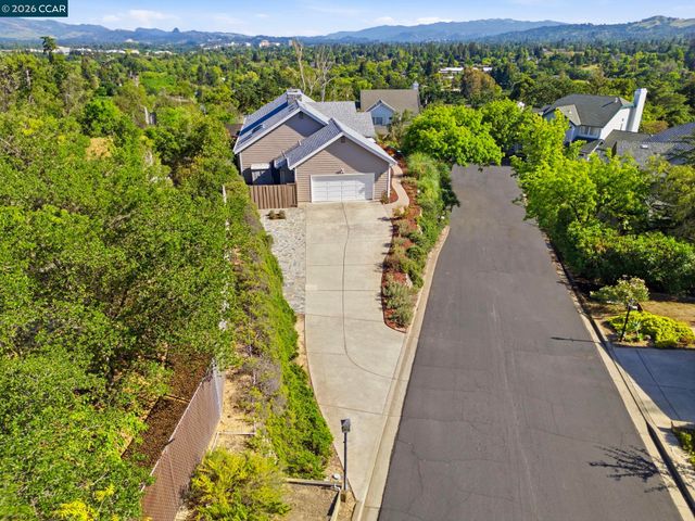 100 Sky Ranch Ln, Pleasant Hill, CA 94523