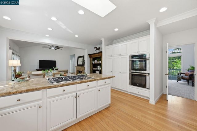 100 Sky Ranch Ln, Pleasant Hill, CA 94523