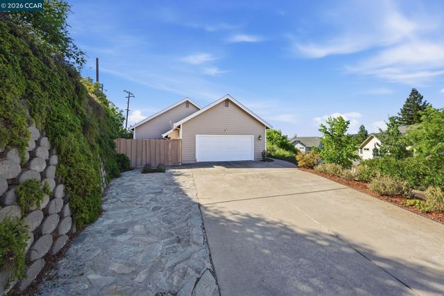 100 Sky Ranch Ln, Pleasant Hill, CA 94523