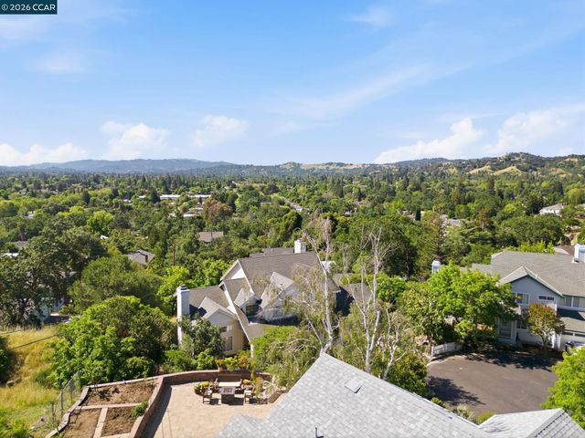 100 Sky Ranch Ln, Pleasant Hill, CA 94523