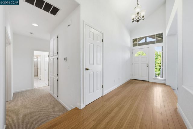 100 Sky Ranch Ln, Pleasant Hill, CA 94523