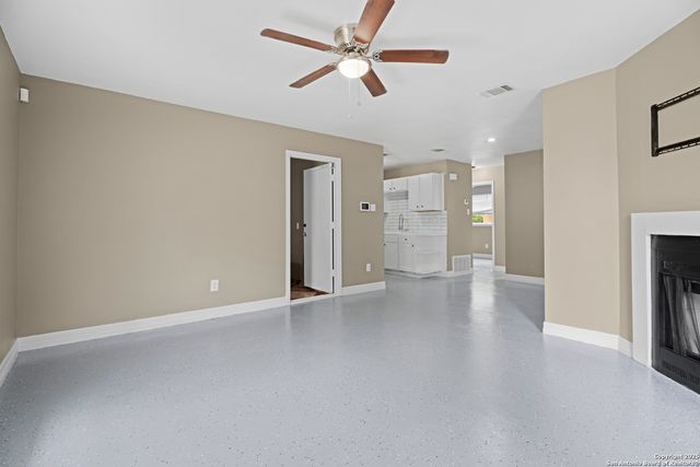 5728 Harefield, San Antonio, TX 78228