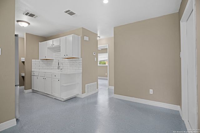 5728 Harefield, San Antonio, TX 78228