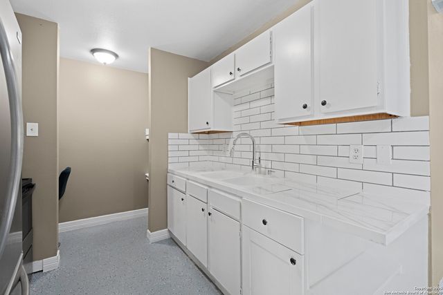 5728 Harefield, San Antonio, TX 78228