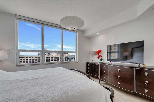 848 Brickell Key Dr 1803, Miami, FL 33131