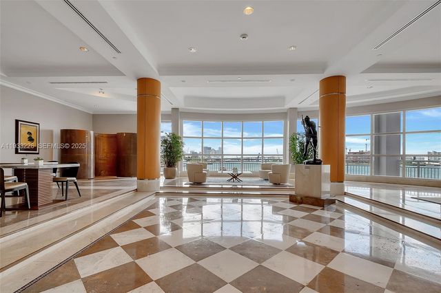 848 Brickell Key Dr 1803, Miami, FL 33131