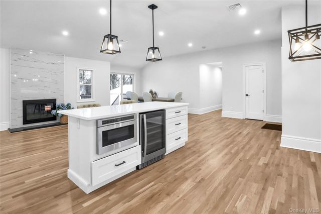 9 Susan Lane, Dix Hills, NY 11746