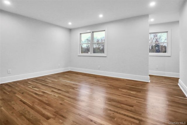 9 Susan Lane, Dix Hills, NY 11746