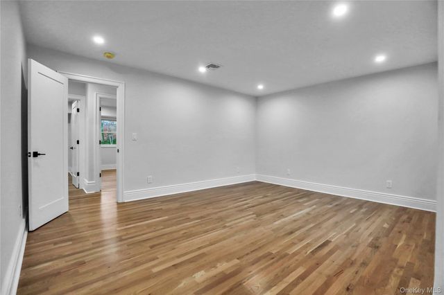 9 Susan Lane, Dix Hills, NY 11746