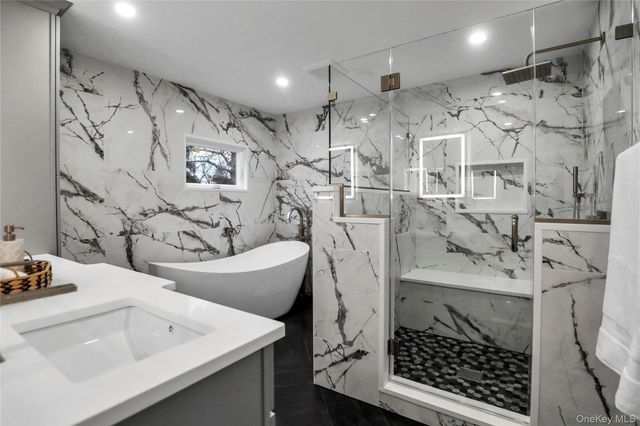 9 Susan Lane, Dix Hills, NY 11746