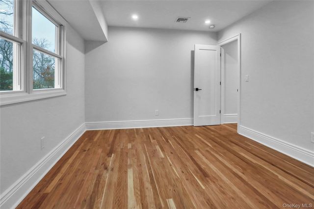 9 Susan Lane, Dix Hills, NY 11746