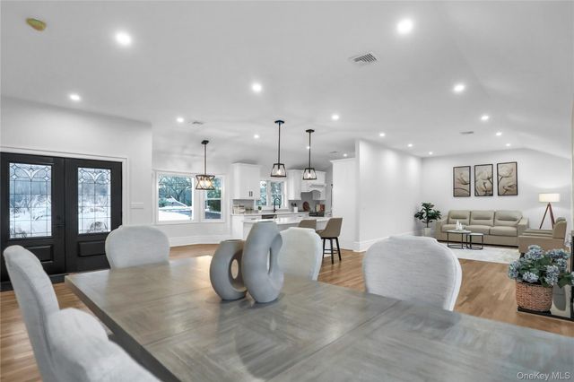 9 Susan Lane, Dix Hills, NY 11746