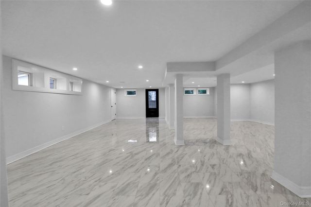 9 Susan Lane, Dix Hills, NY 11746