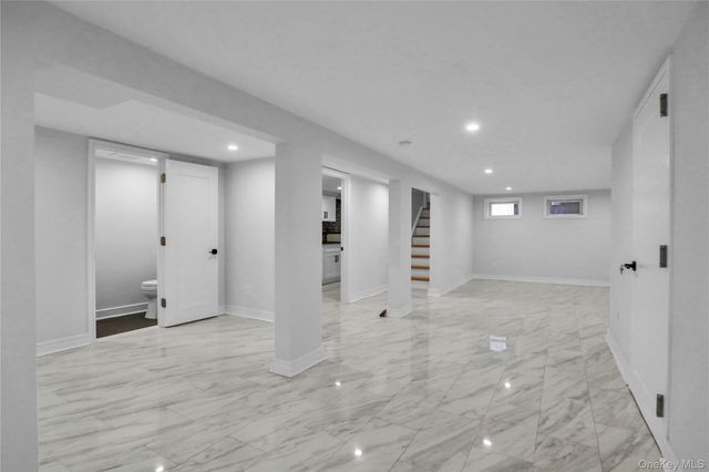 9 Susan Lane, Dix Hills, NY 11746