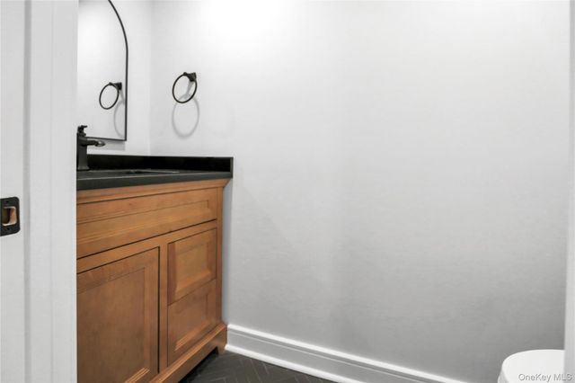 9 Susan Lane, Dix Hills, NY 11746