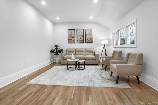 9 Susan Lane, Dix Hills, NY 11746