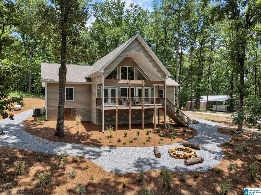 84 RUSTIC OAKS DRIVE, Westover, AL 35147