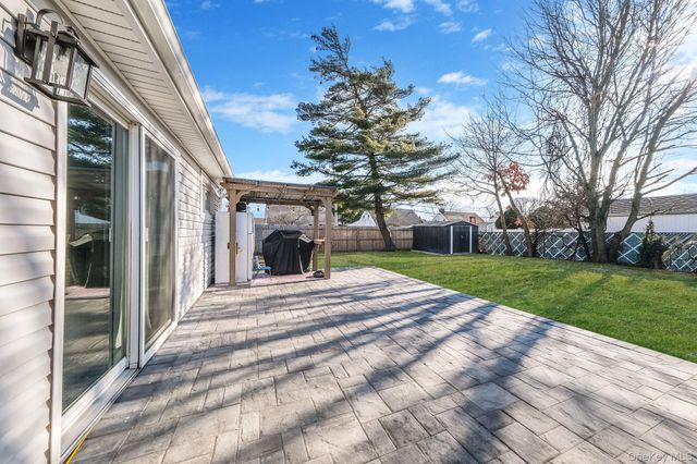 616 Kenmore Avenue, Copiague, NY 11726