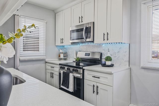 616 Kenmore Avenue, Copiague, NY 11726