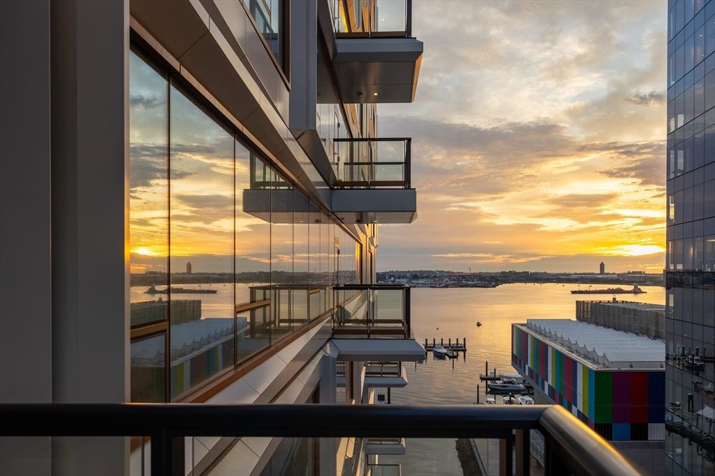 1 Harbor Shore Drive 9J, Boston, MA 02210