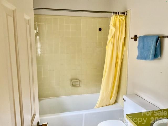 5521 Suttlemyre Lane, Hickory, NC 28601