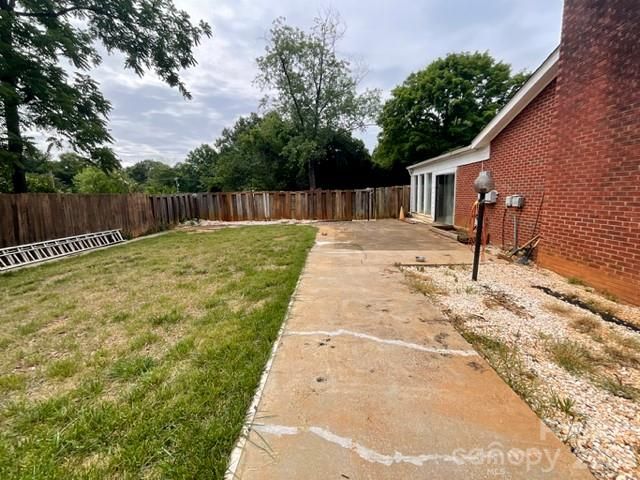 5521 Suttlemyre Lane, Hickory, NC 28601